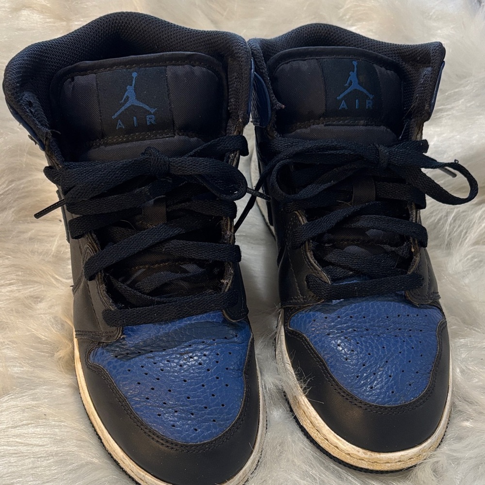 Jordan Kids Black and Blue Sneakers